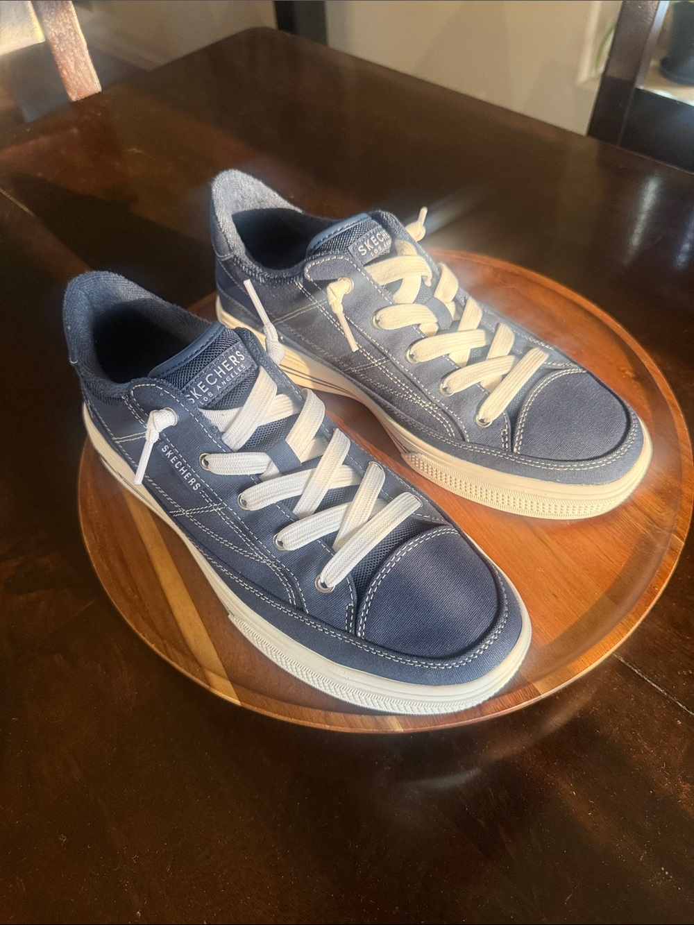 Skechers Navy Blue and White Low-Top Casual Athletic Sneakers